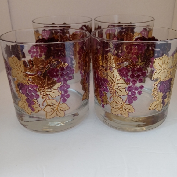 Vintage Tumblers Embossed with Grapes and Leaves. Gorgeous 22k Gold. Set of 4. - Picture 2 of 9